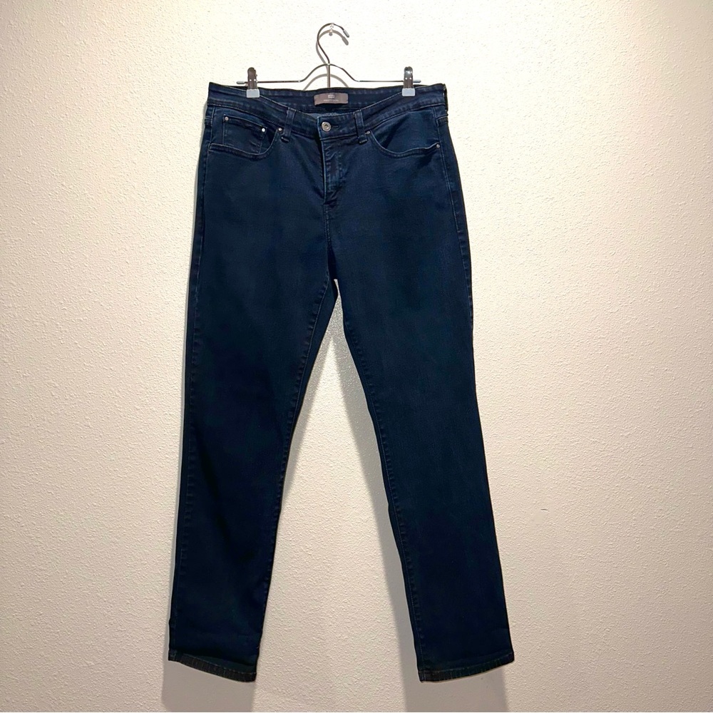❤️ LEVIS Perfectly Shaping Blue Jeans Size 16M